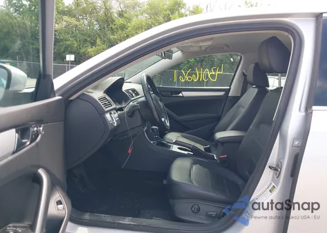 2013 Volkswagen Passat 2.5L Se z USA, uszkodzony, nr VIN 1VWBP7A31DC131445